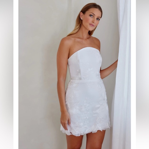 Park & Fifth Melody Mini Dress White Size Small Floral Detail - Picture 2 of 4